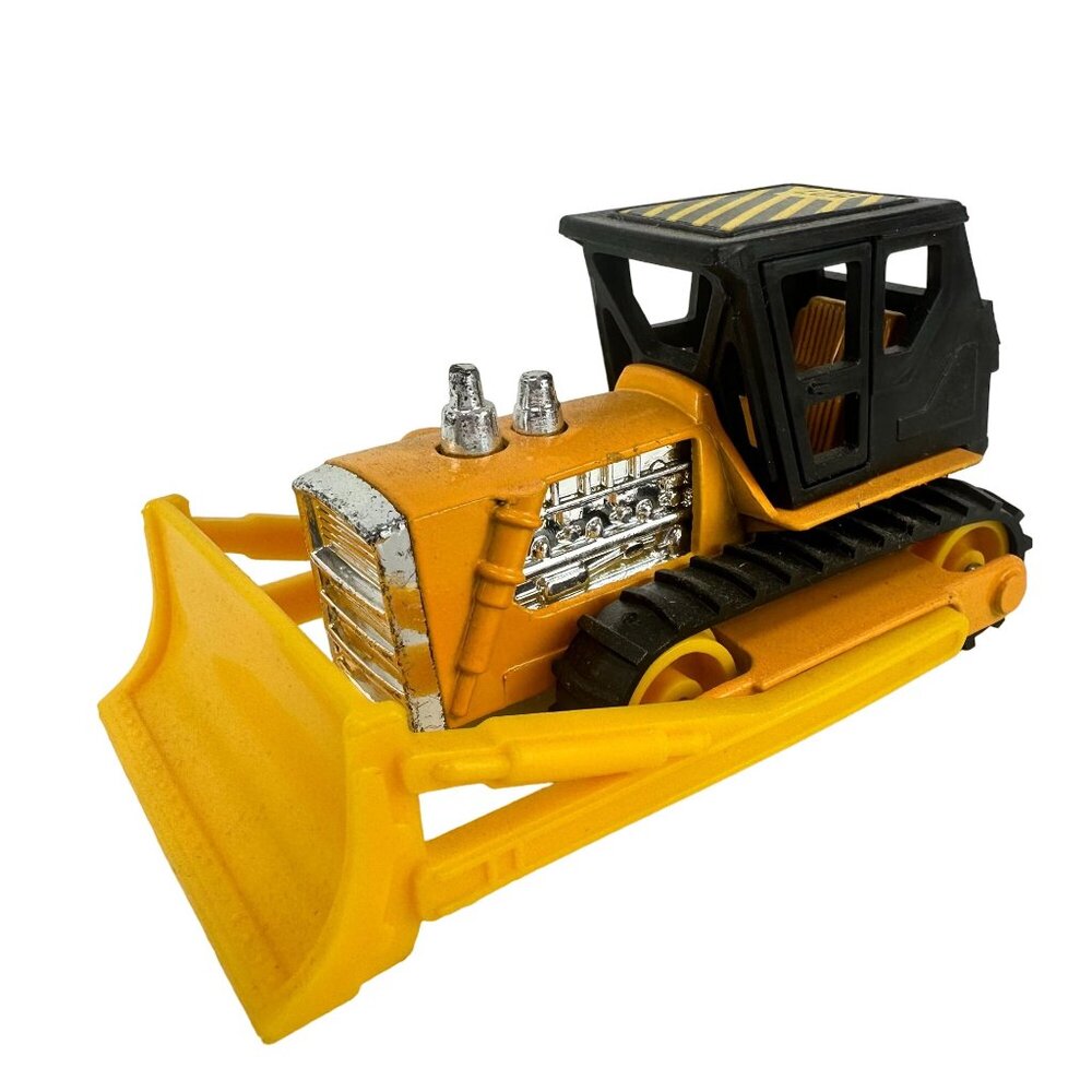 Tootsietoy Bull Dozer Plastic & Metal Model Made in China